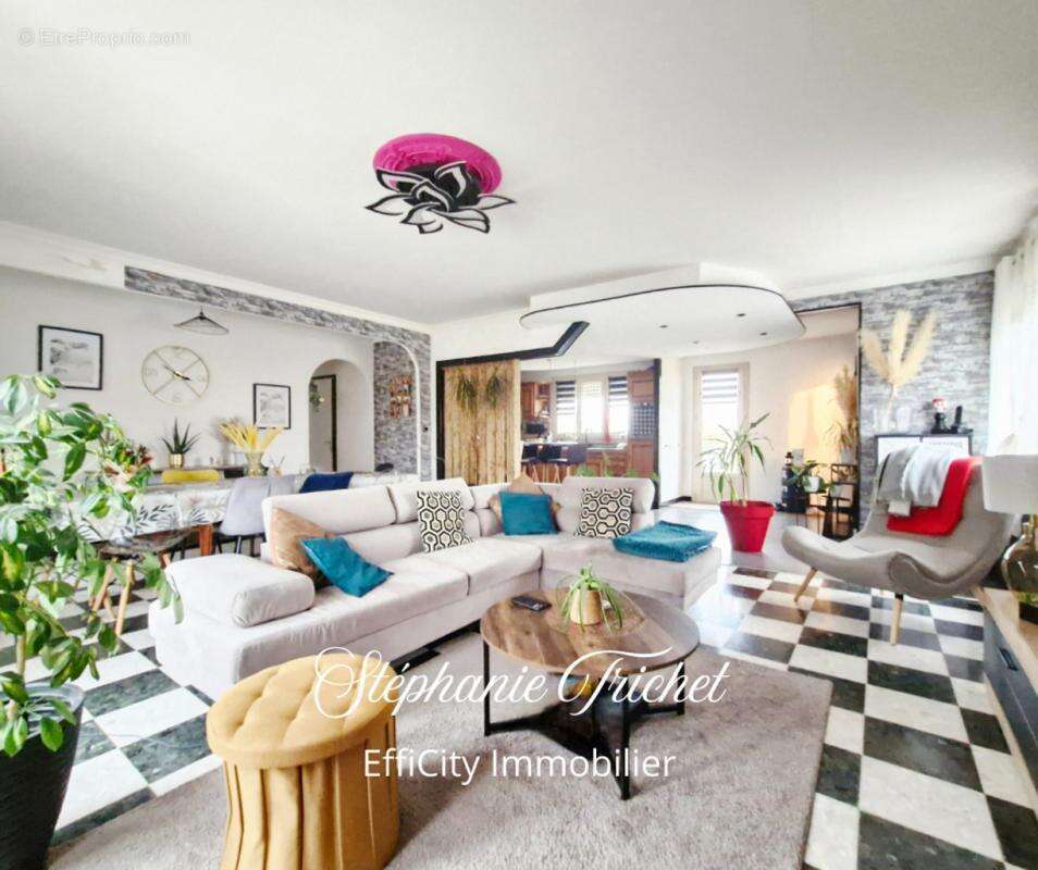 Maison à LE GIROUARD