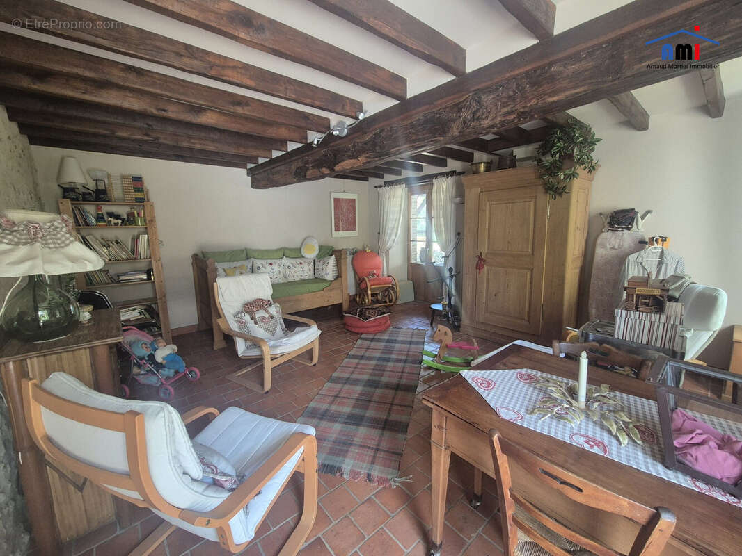 Maison à MOUTIERS-AU-PERCHE