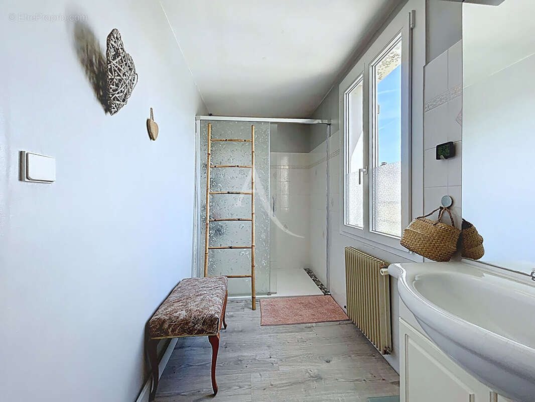 Maison à CASTELGINEST