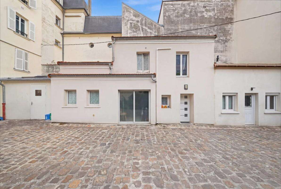 Appartement à CHARENTON-LE-PONT