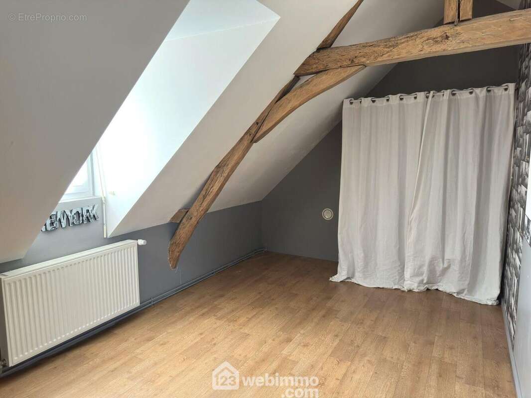 Maison 155 m² à Maze  - photo 9