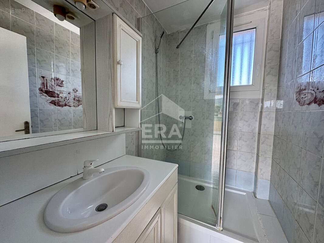 Appartement à SAINT-CYR-SUR-MER