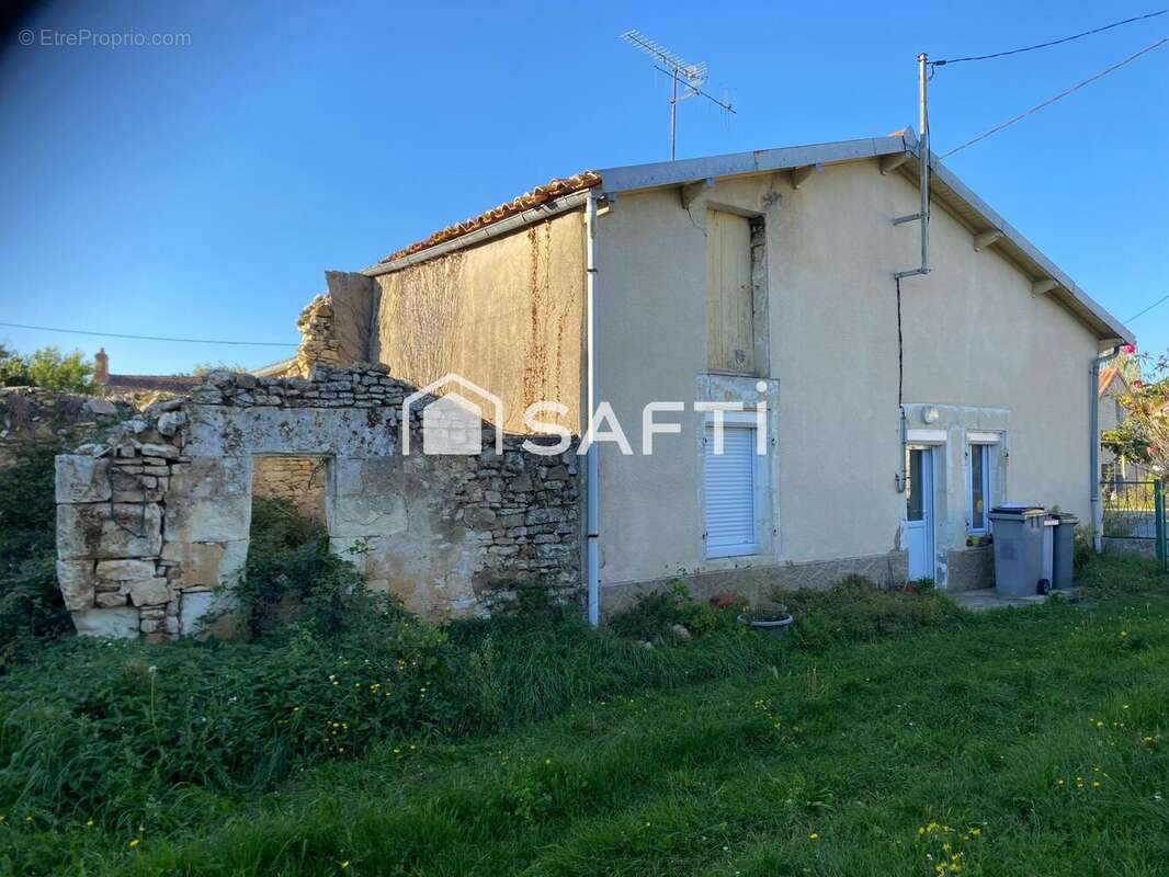 Maison 73 m² à Saint-Cyr  - photo 6