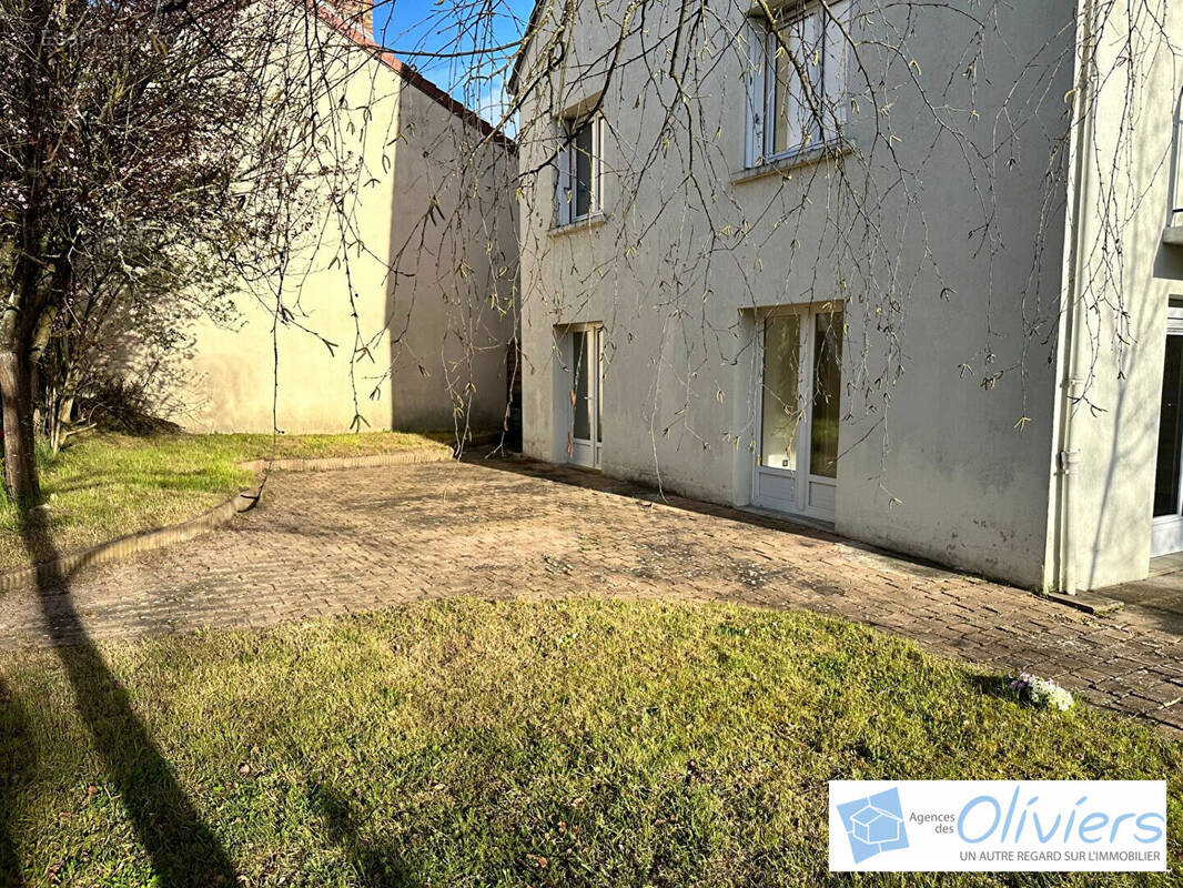 Appartement à SAINT-REMY-LES-CHEVREUSE