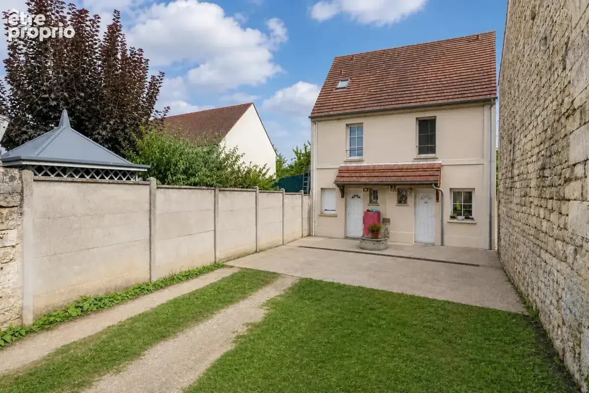 Maison à CIRES-LES-MELLO