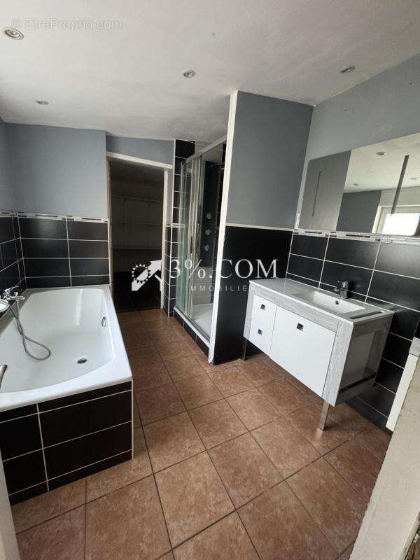 Maison à PETITE-FORET