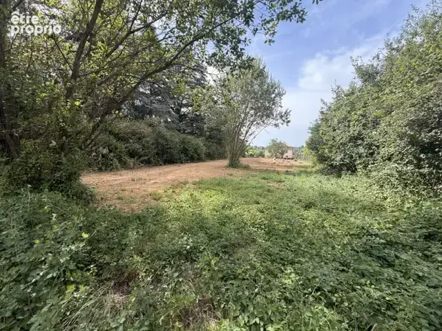 Terrain à GENAY