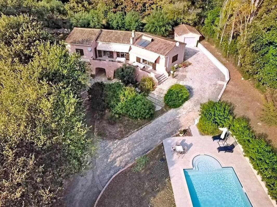 Photo 1 - Maison à BAGNOLS-EN-FORET