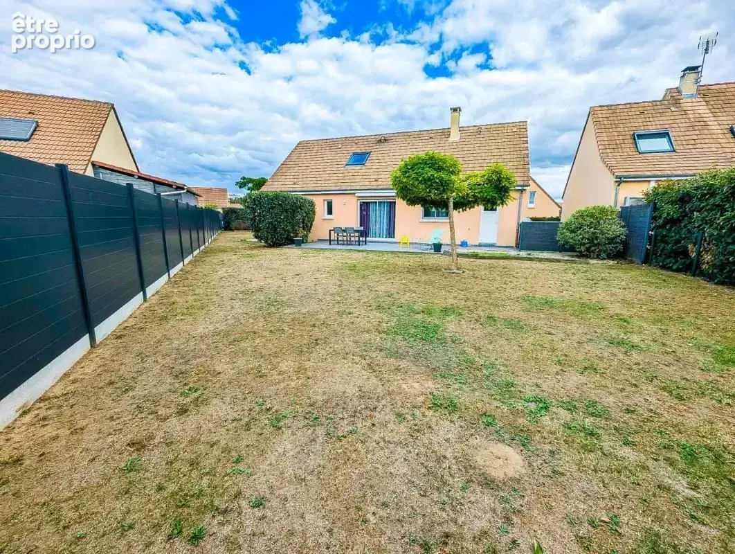 Maison de 120m² avec 4 chambres sur un terrain de 604m² - photo 1