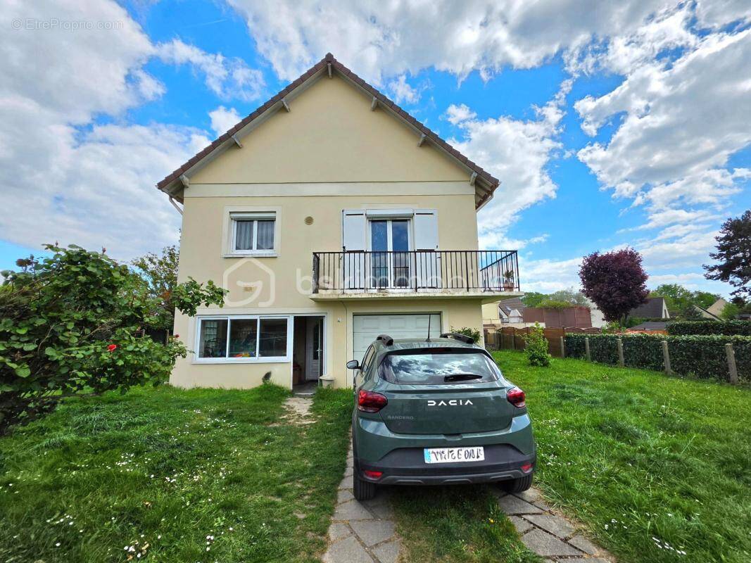 Maison à COUBRON