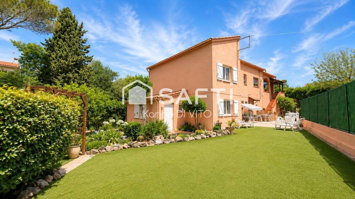 Photo 1 - Maison à FREJUS