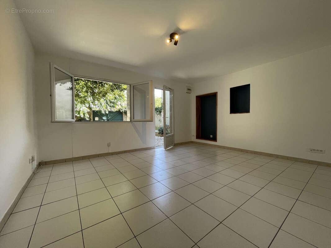 Appartement à LES MUREAUX