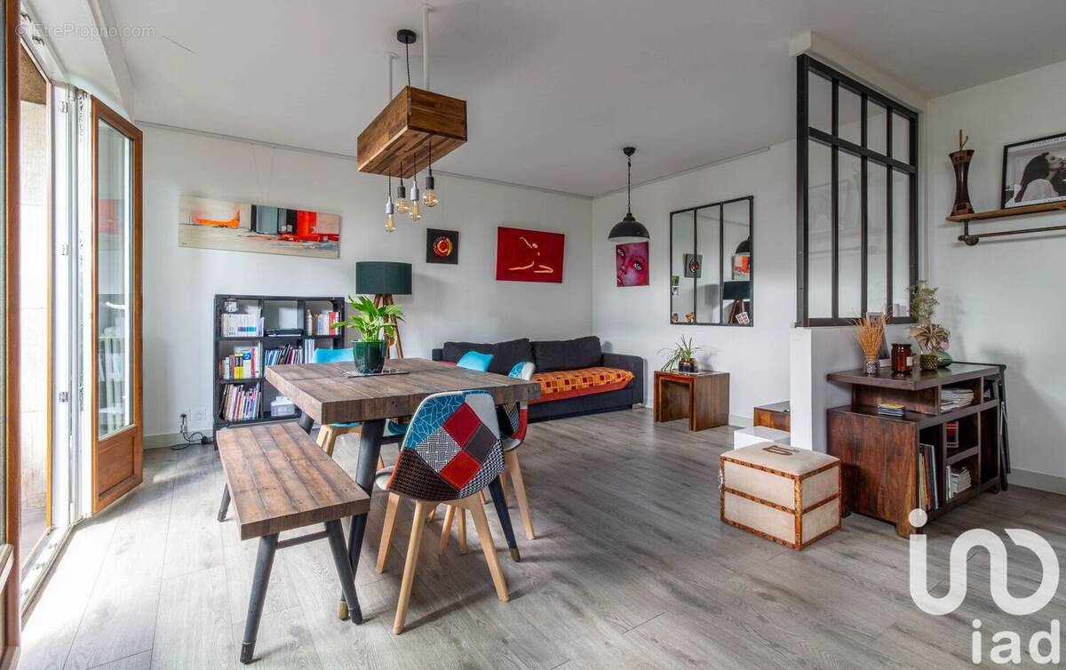 Photo 1 - Commerce à MONTREUIL