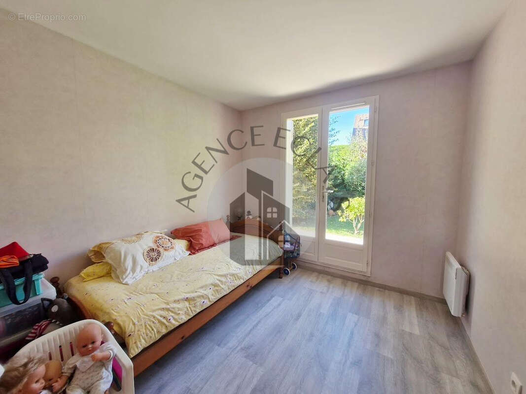 Maison à MONTEVRAIN