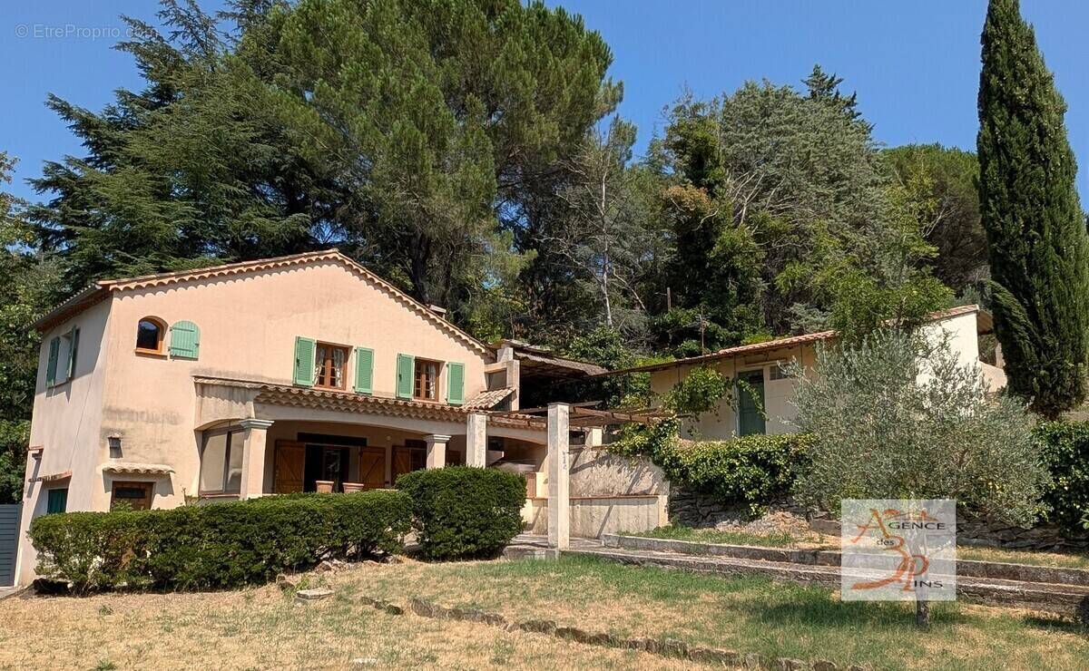 Maison à COLLOBRIERES