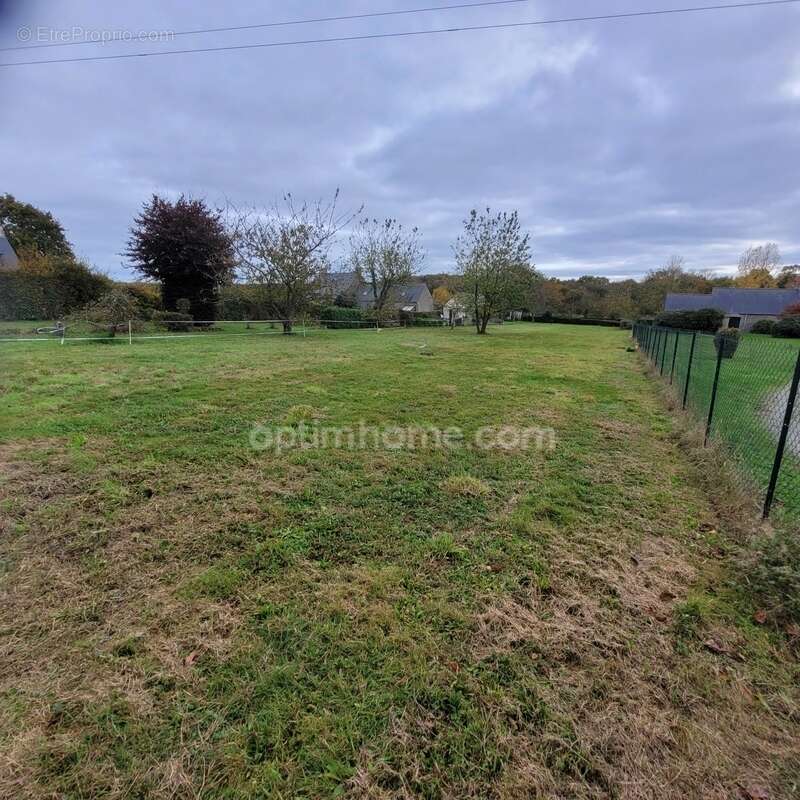 Terrain à SAINT-PIERRE-DE-PLESGUEN