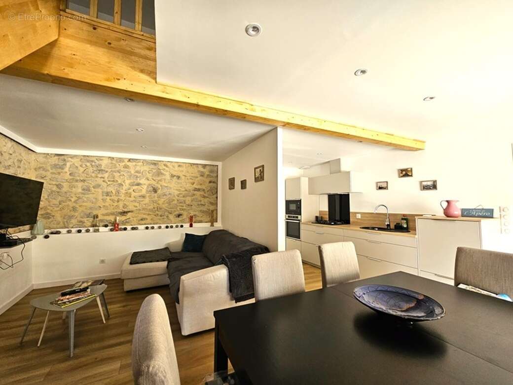 Appartement à SAINT-MARCEL-LES-SAUZET