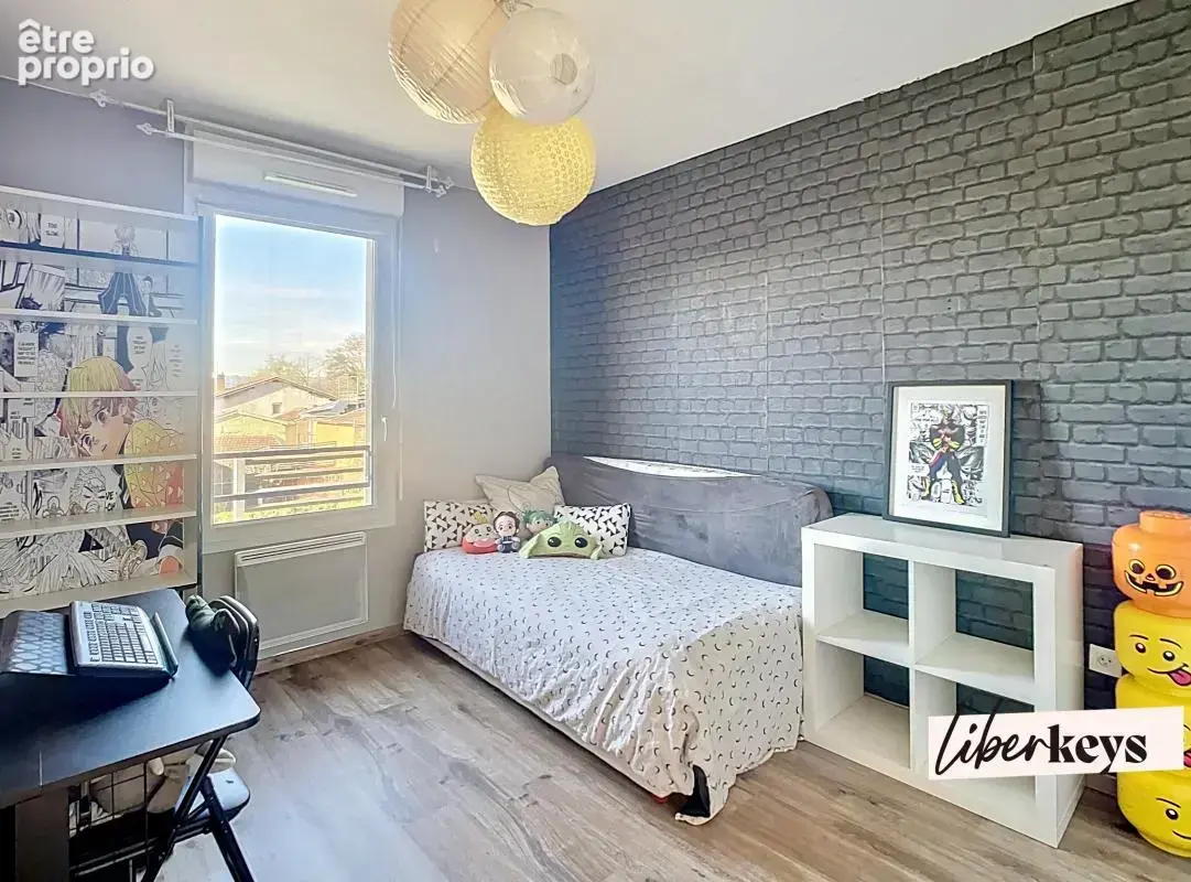 Duplex T5 traversant / Rillieux-village / dernier étage / terrasse ouest / stationnement - photo 7