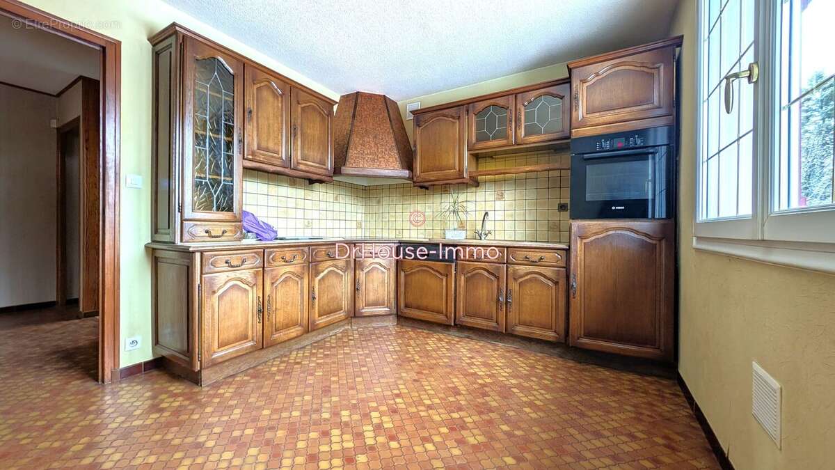 Maison à NEUFCHATEAU