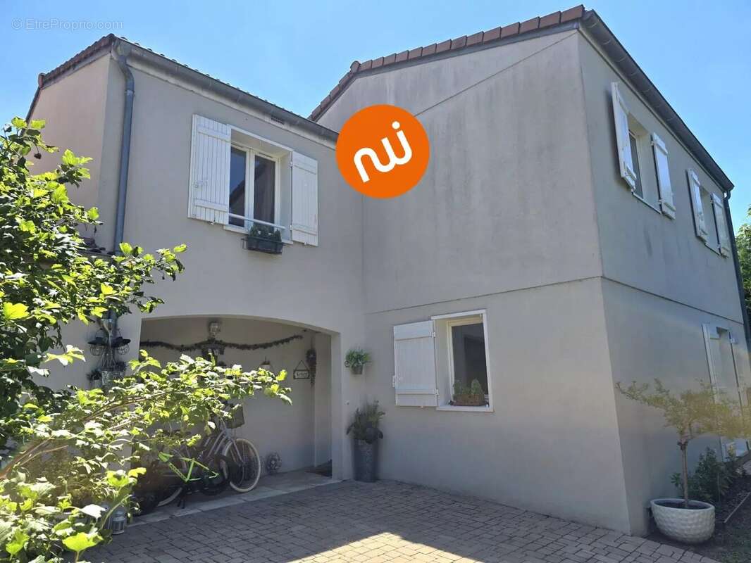Maison à TASSIN-LA-DEMI-LUNE