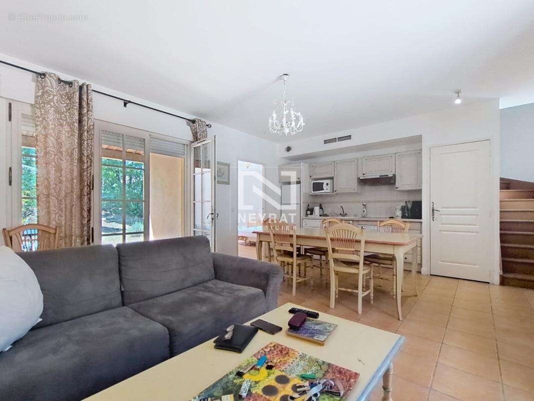 Fayence -  maisonnette t4 meublée en duplex avec jardin - photo 4
