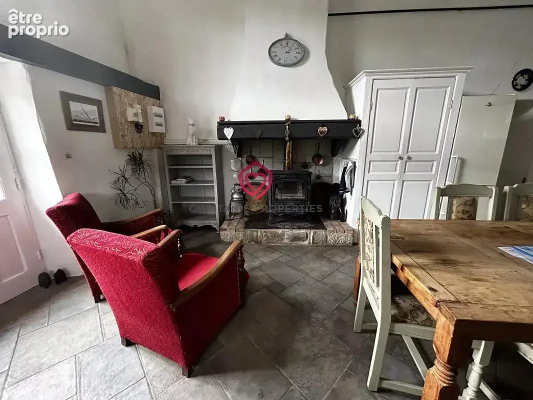 Ferme rénovée avec piscine, dépendances et 42 ha - photo 6