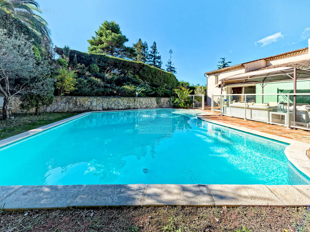 Maison à MOUGINS