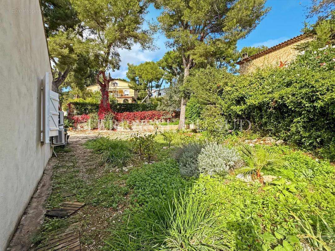 Maison à LA CADIERE-D&#039;AZUR