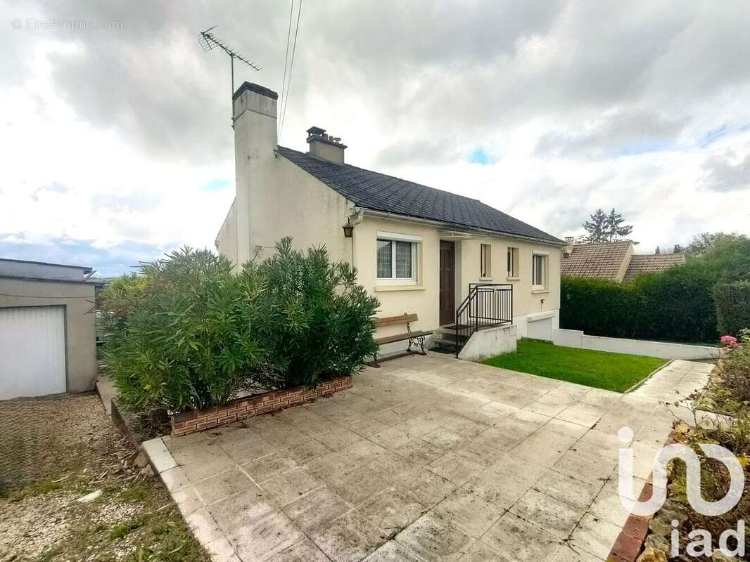 Photo 2 - Maison à COURGENAY