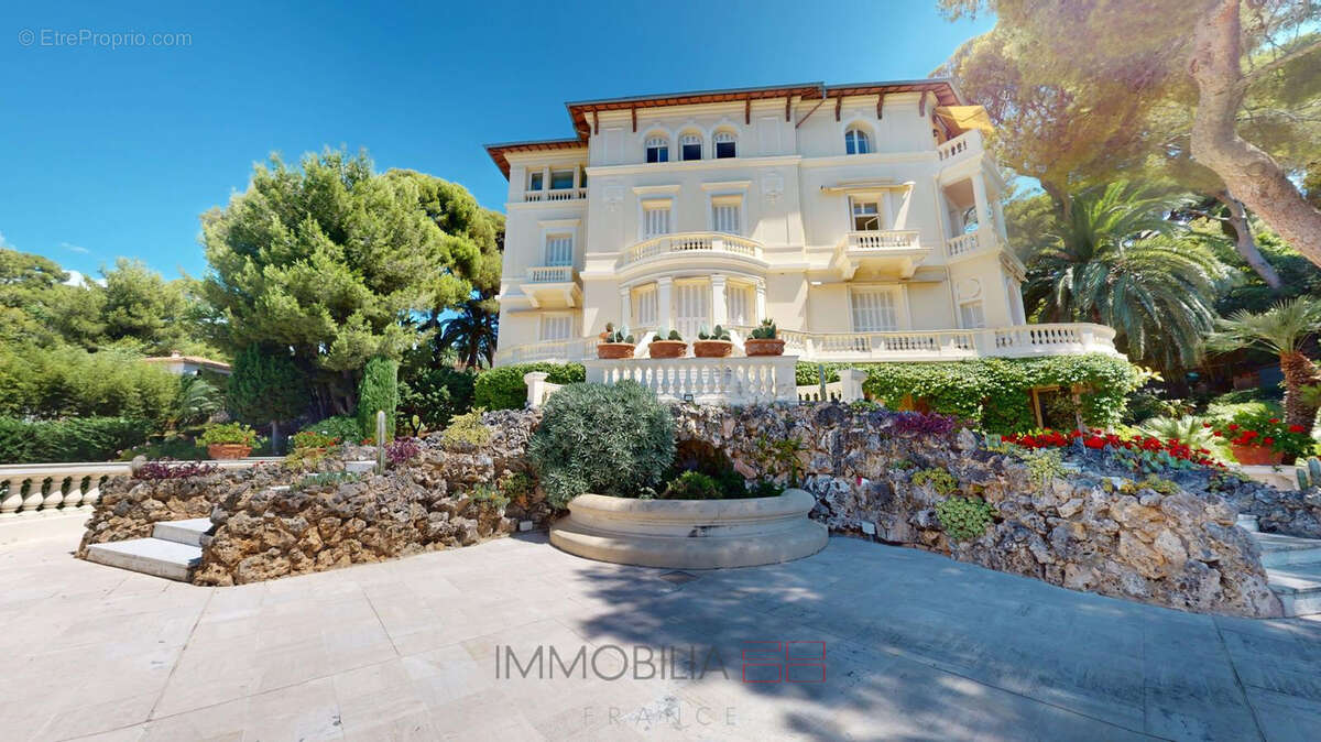 Villa cynthia  - 4 pièces duplex avec terrasse vue panoramique - cave et parking - photo 2