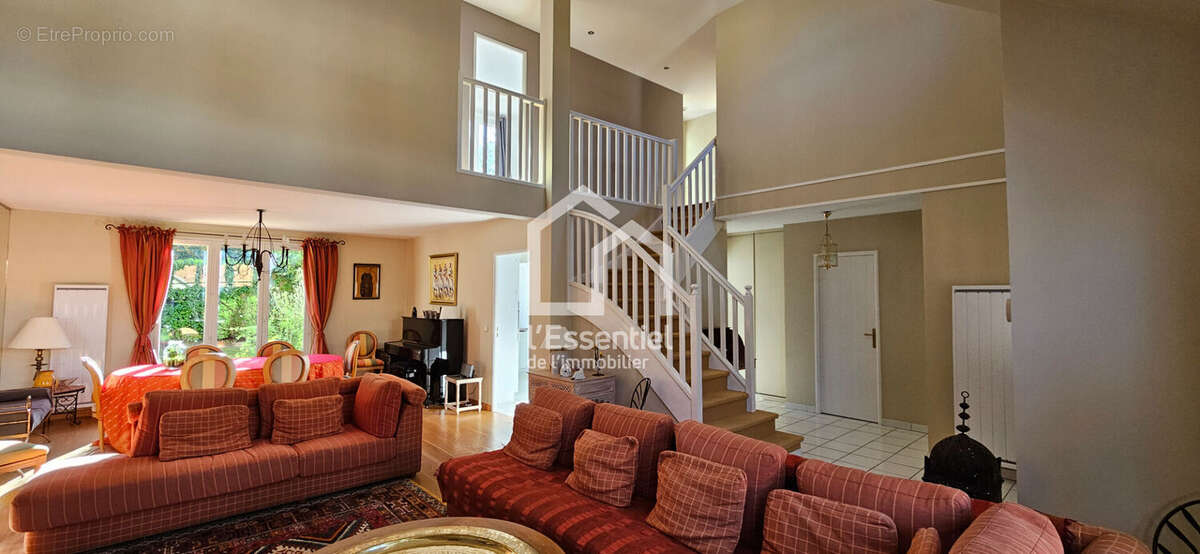 Maison à VERNEUIL-SUR-SEINE