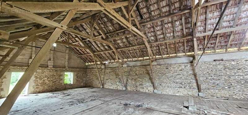 Dpt LANDES (40), à vendre à POUDENX, Maison + grange anciennes à rénover sur 1,7 hectare de terrain, au calme - photo 2