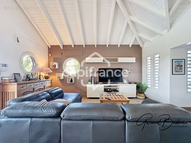 Maison à PETIT-BOURG