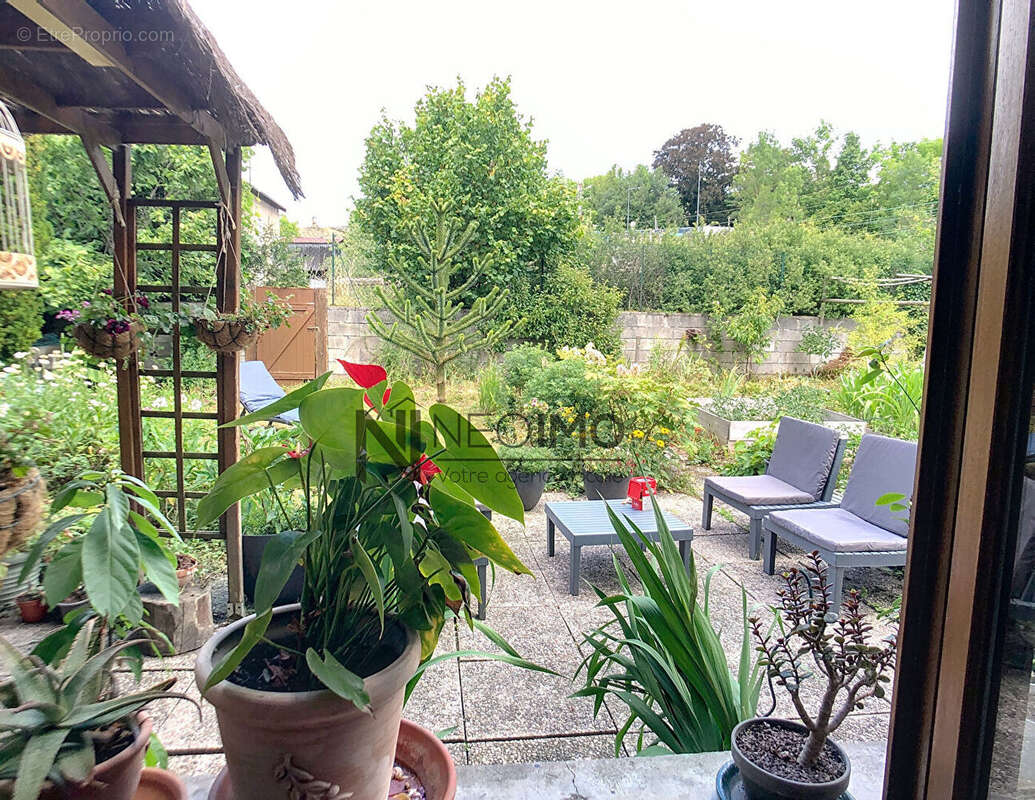 Maison à NEUFCHATEAU