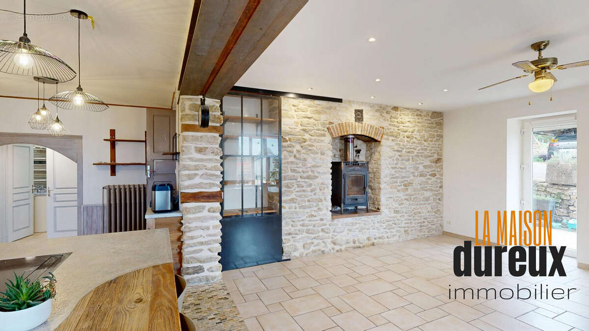 Maison à VELLEXON-QUEUTREY-ET-VAUDEY