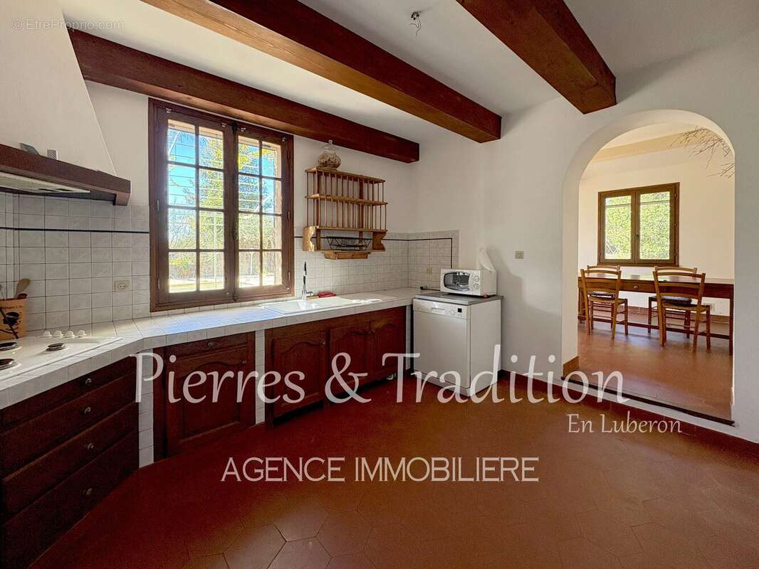 Exclusivité ! Maison avec terrain attenant et piscine dans quartier calme de Reillanne - photo 7