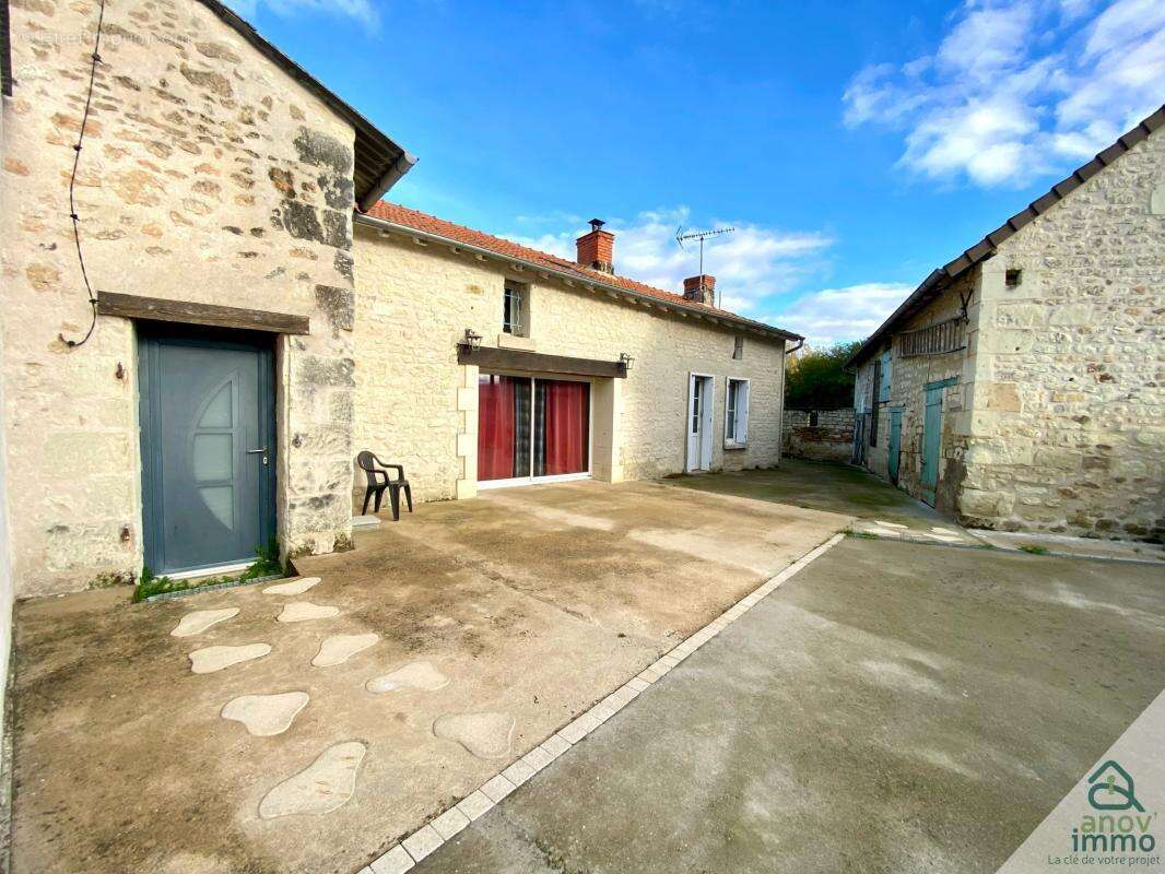 Maison à SCORBE-CLAIRVAUX