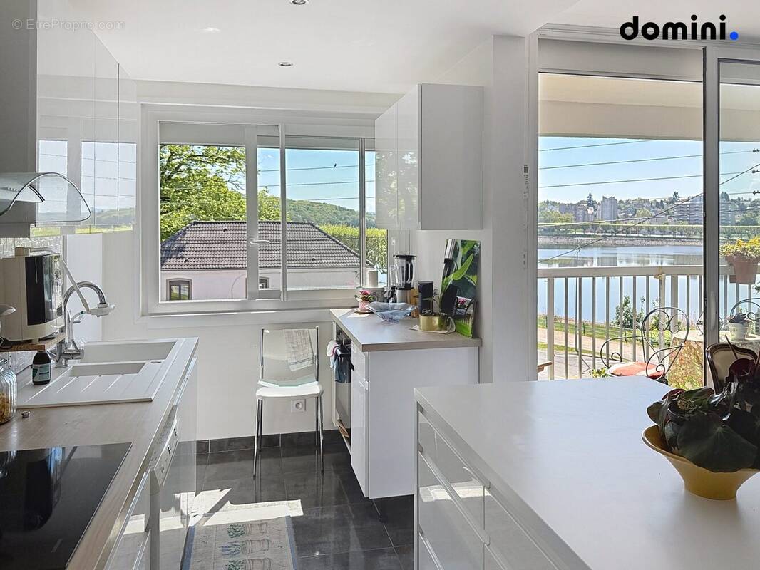 Appartement à MONTCEAU-LES-MINES