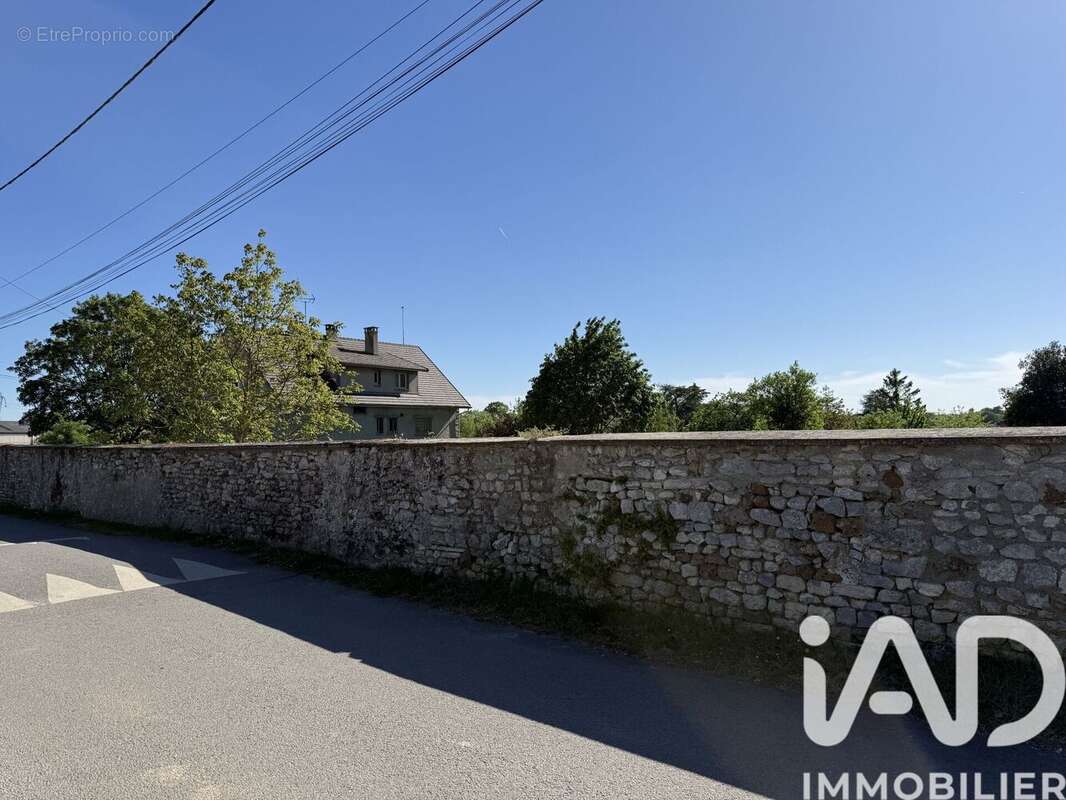 Terrain 756 m² à Breuil-Bois-Robert  - photo 2