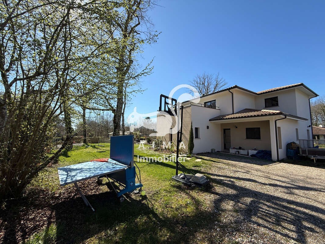 Mios, contemporaine récente avec de belles prestations - photo 11