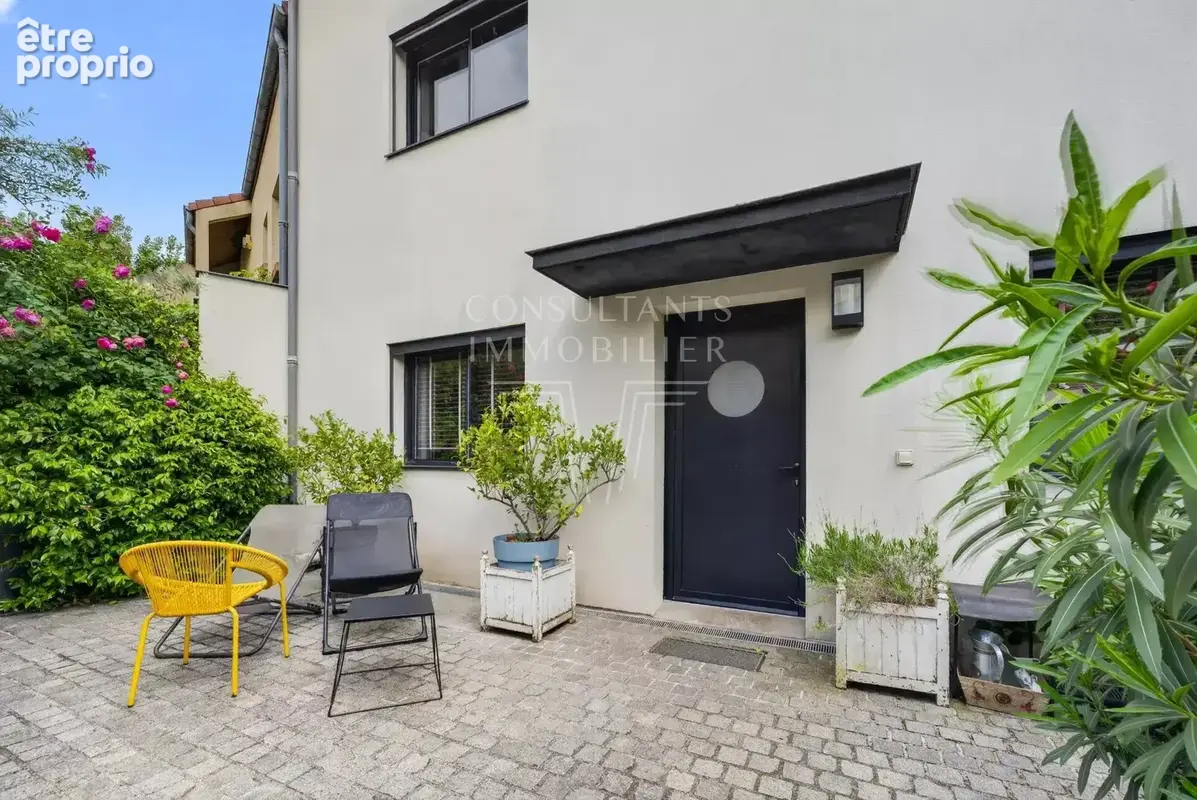 Suresnes . maison/patio 4 chambres - photo 8