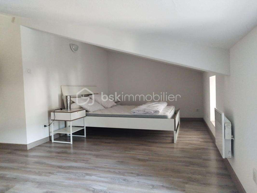 Appartement à LAMALOU-LES-BAINS