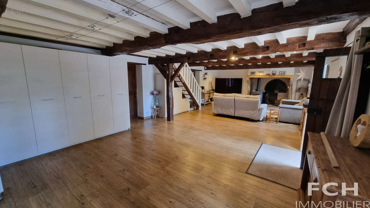 Propriété de charme avec dépendances et piscine - photo 6