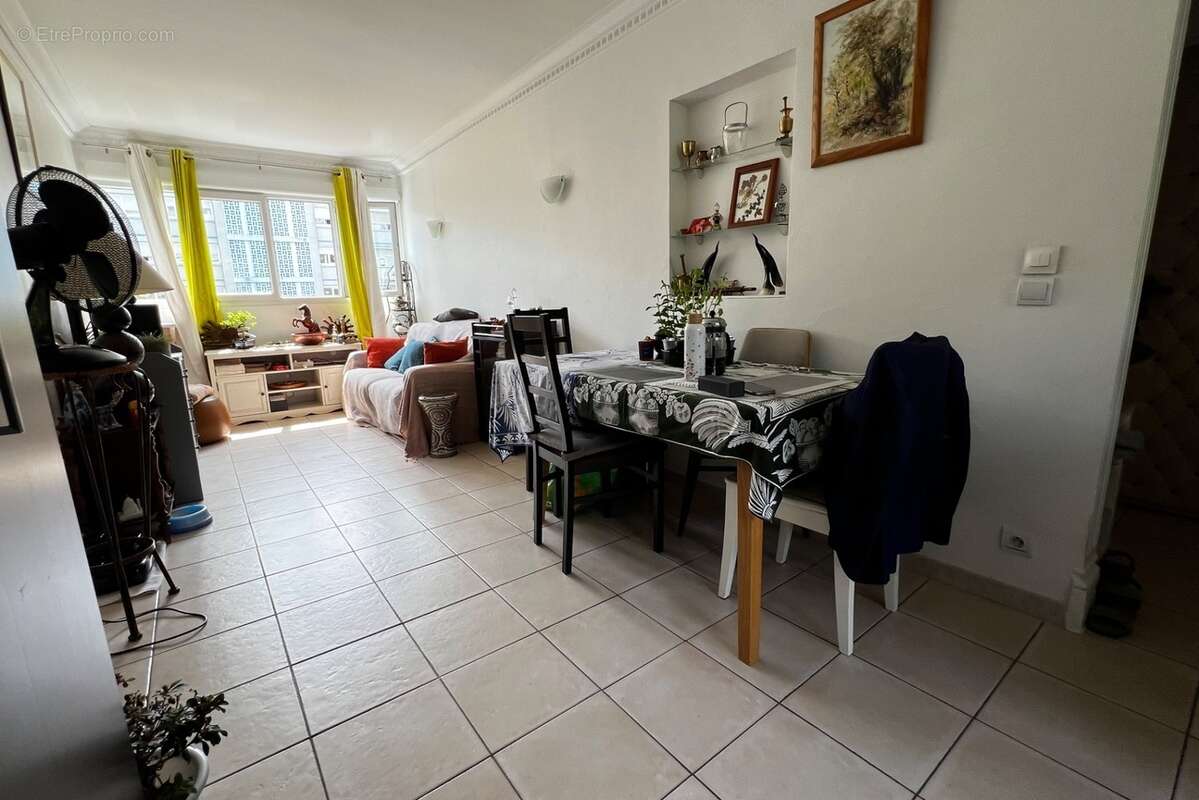 Appartement 67 m² à Gagny  - photo 2
