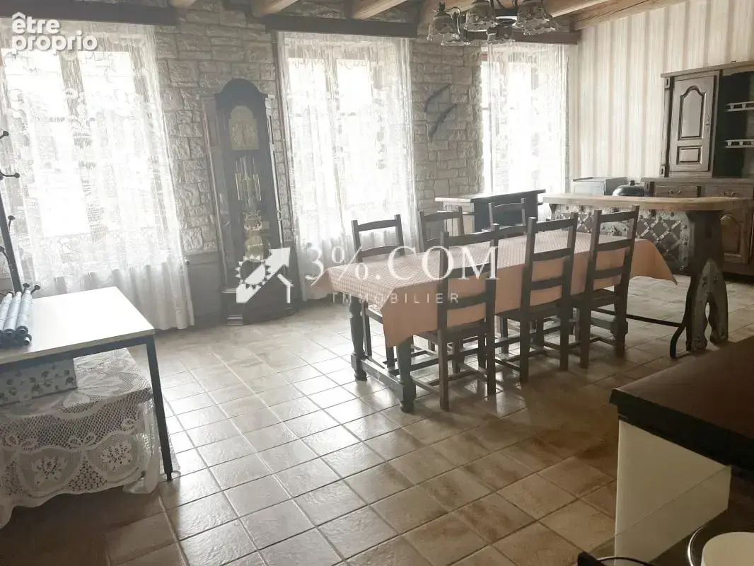 Maison Famialiale Spacieuse avec potentiel locatif 54300 Lun - photo 5
