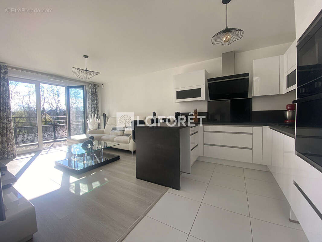 Appartement à VERNEUIL-SUR-SEINE