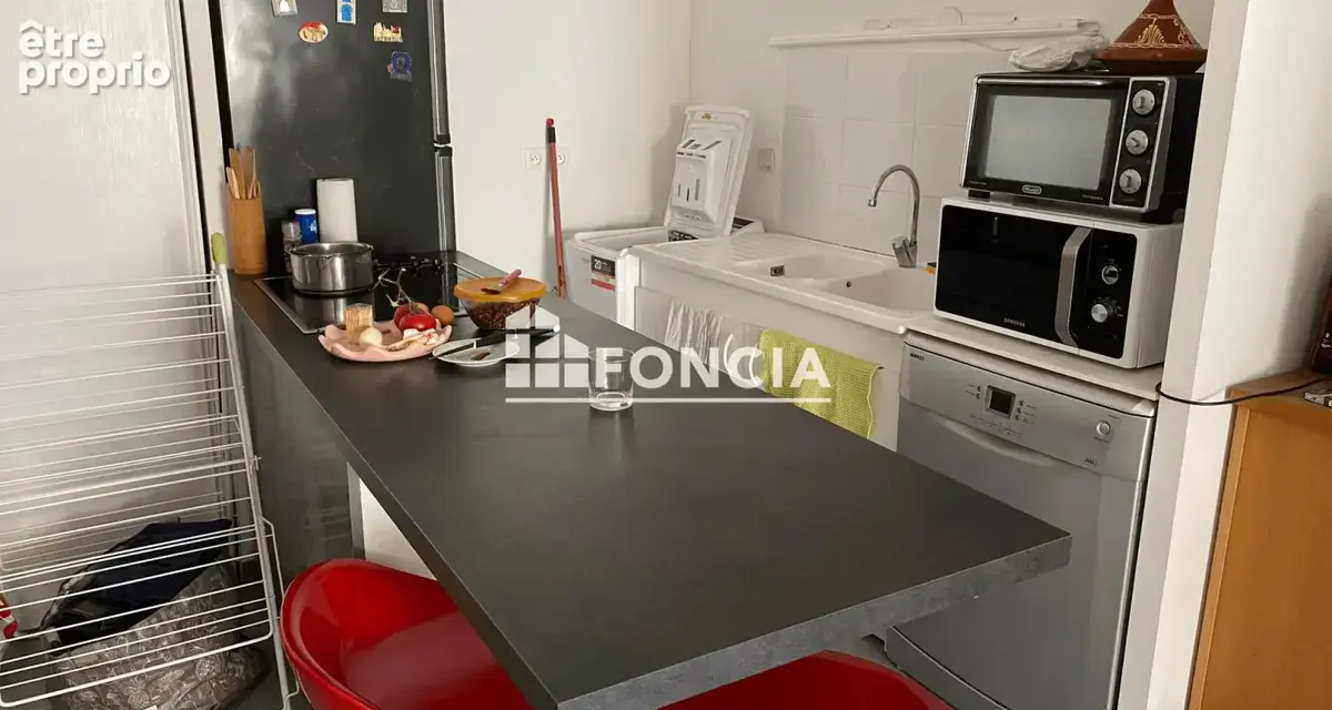 Idéal investisseur : Dans une résidence sécurisée, T2 avec Terrasse + parking (vendu loué) - photo 3
