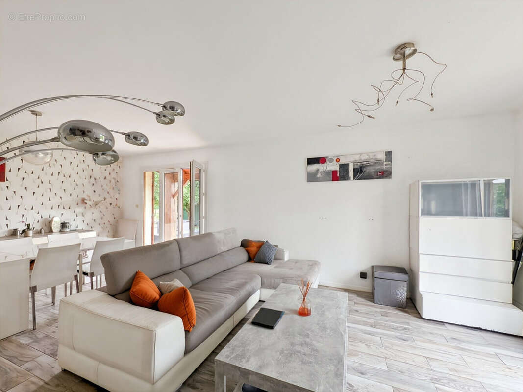 Maison à MIONS