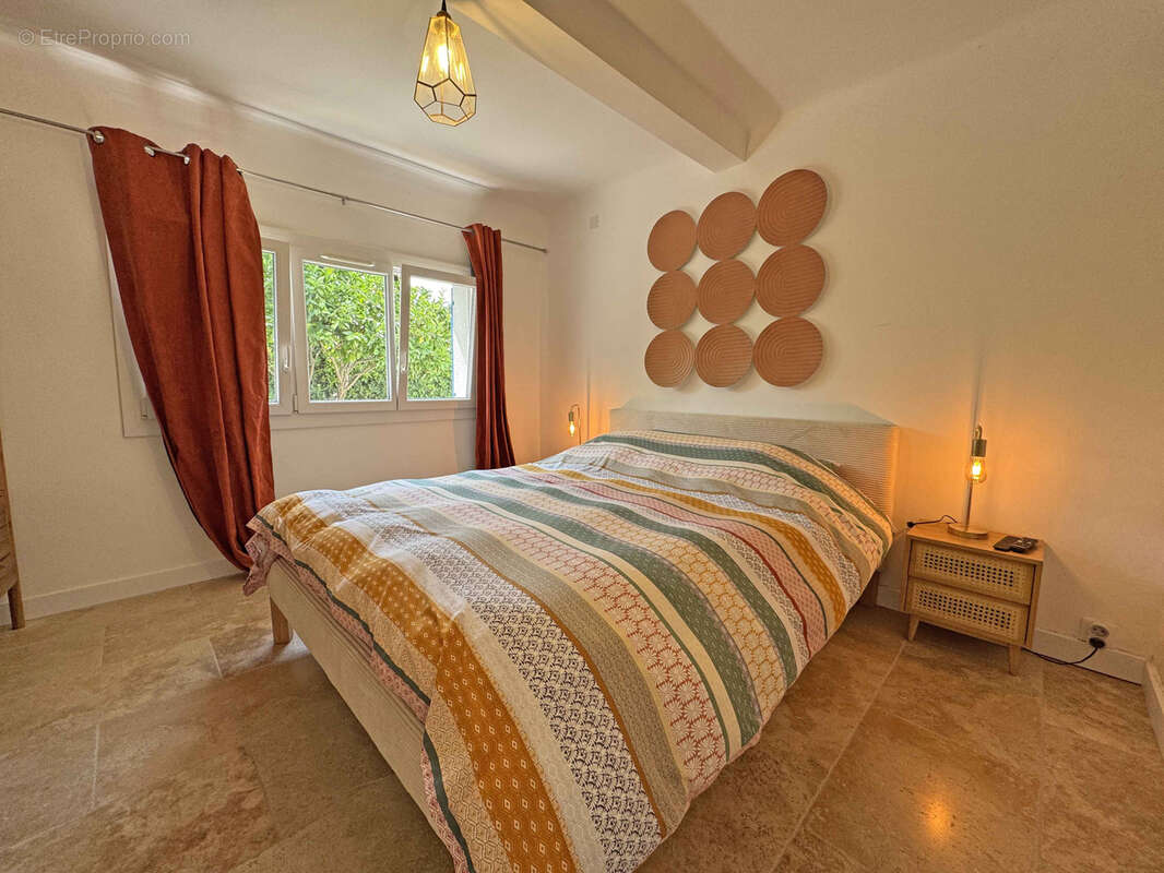 Vence - Villa rénovée avec jardin et appartement indépendant à proximité du centre-ville - photo 12