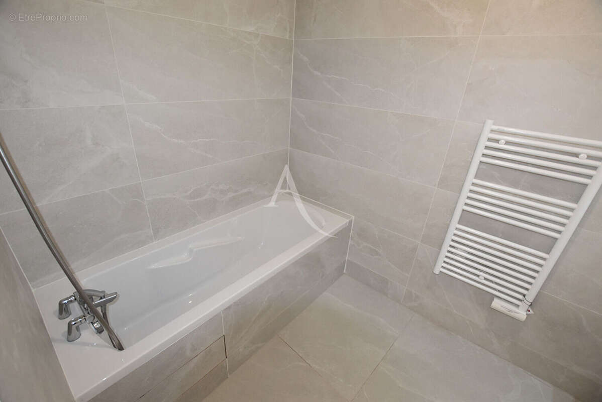 Appartement à COMBS-LA-VILLE